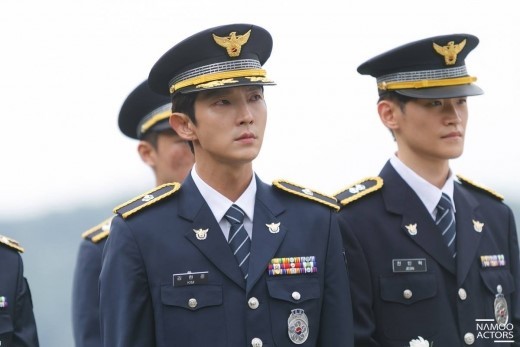 軍服 警察官 白衣 男らしさに胸キュン 制服が似合い過ぎるイケメン韓国俳優人画像 16枚目 K Board