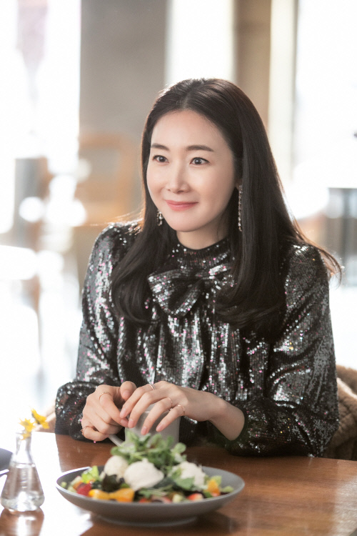 【美しいが過ぎる！】年齢に見えない40代　韓国女優